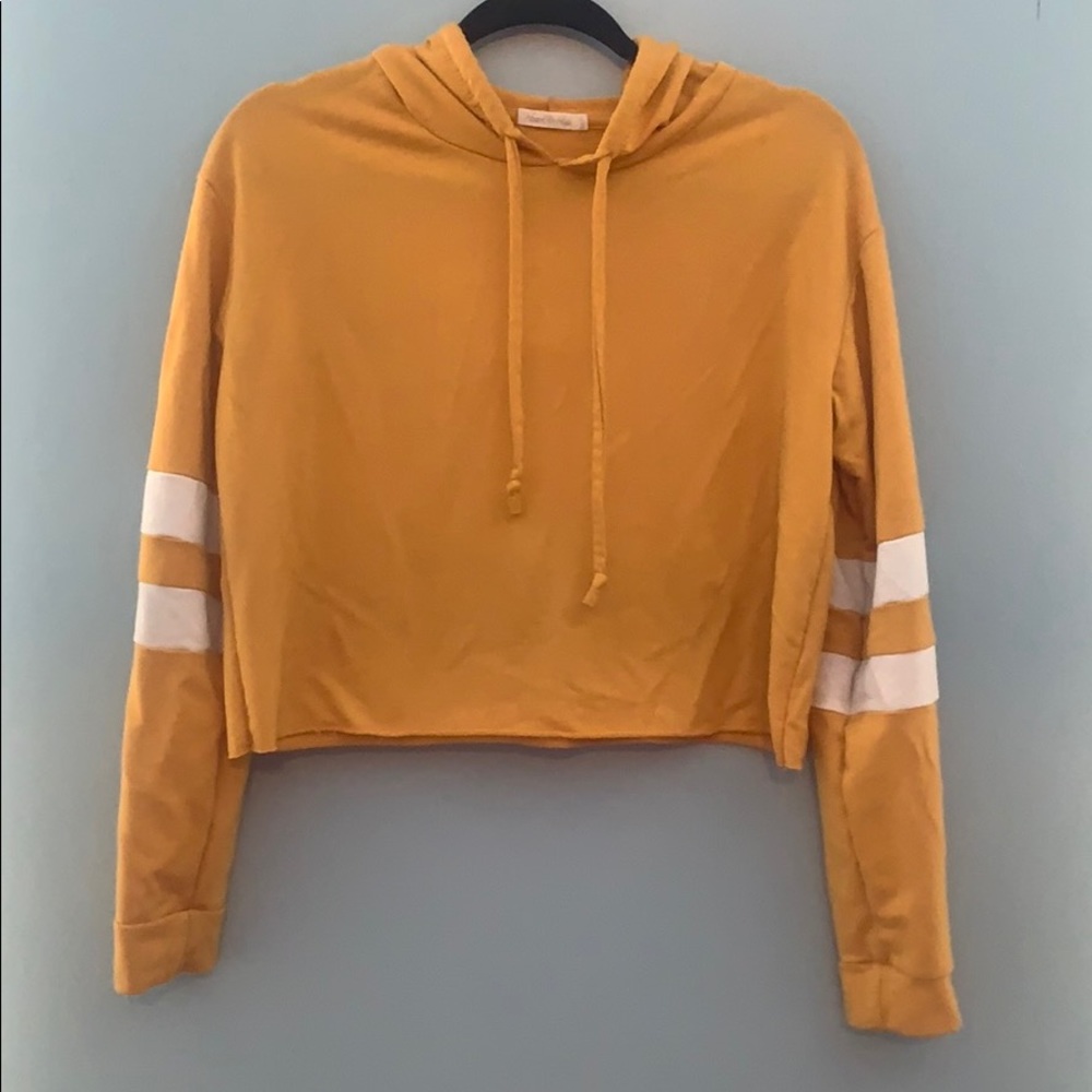 Crop long sleeve top